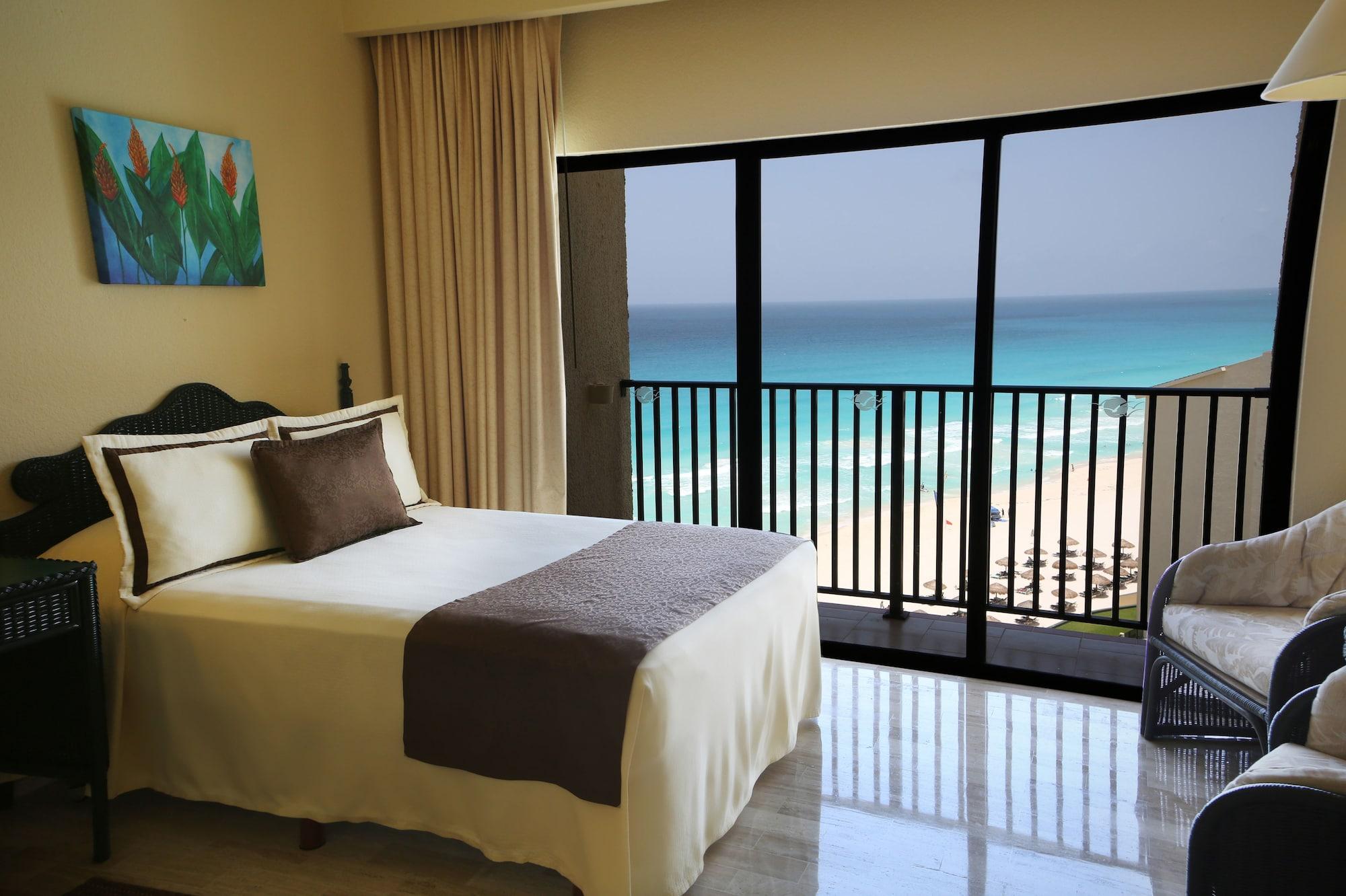The Royal Islander - An All Suites Resort Cancun Exterior photo