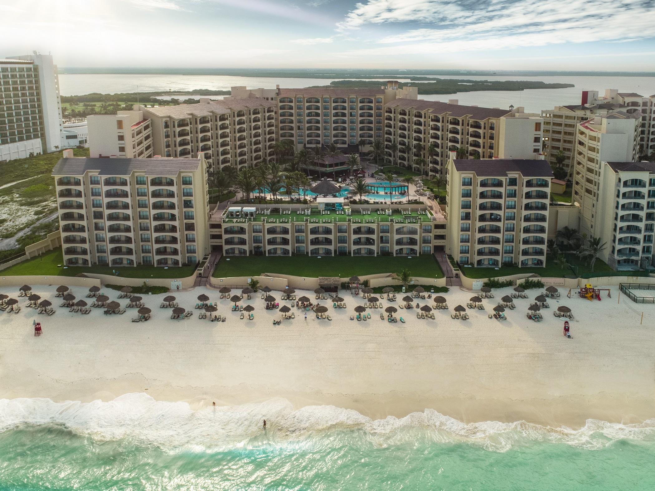 The Royal Islander - An All Suites Resort Cancun Exterior photo