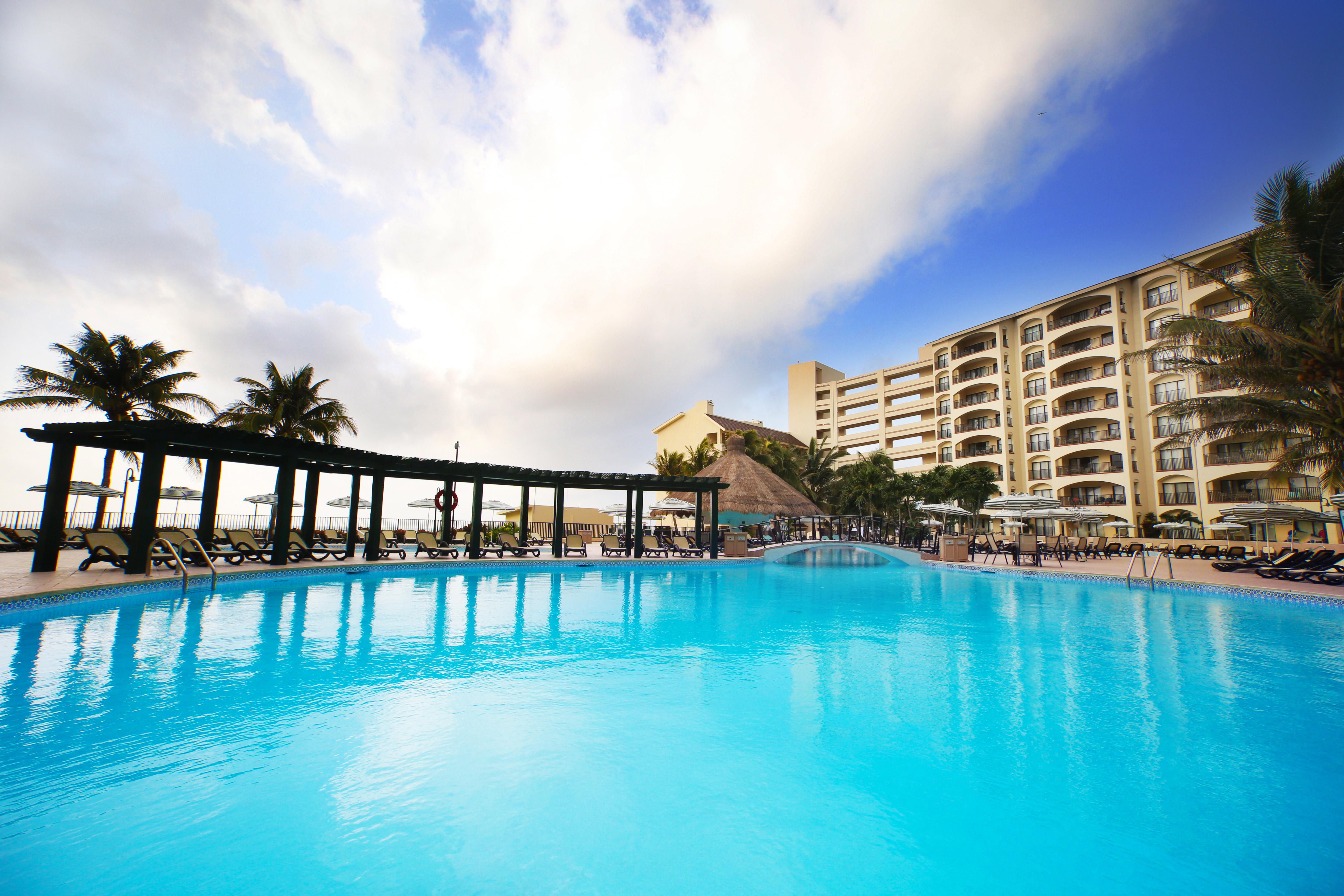 The Royal Islander - An All Suites Resort Cancun Exterior photo